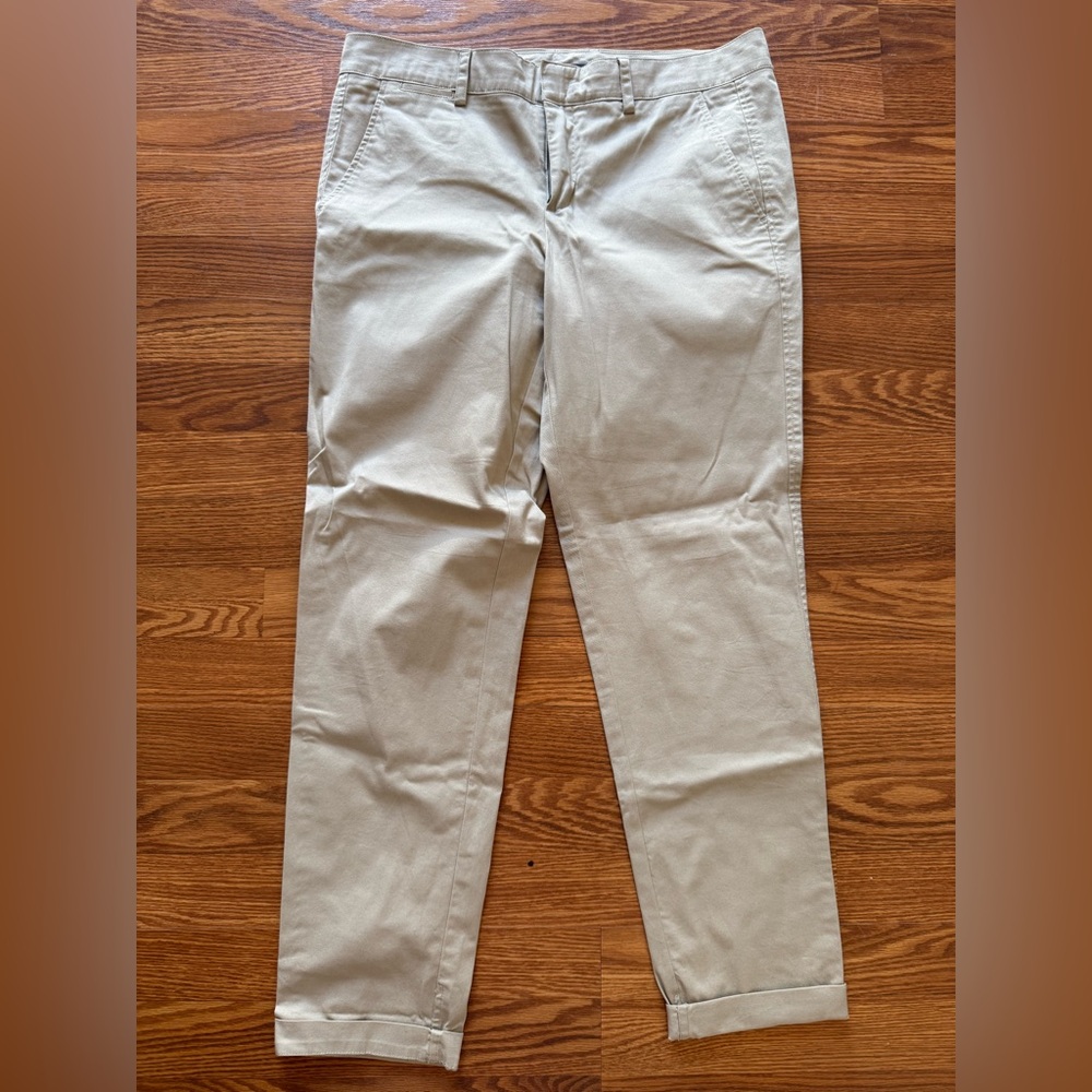 Vince chino pants size 8 100% cotton